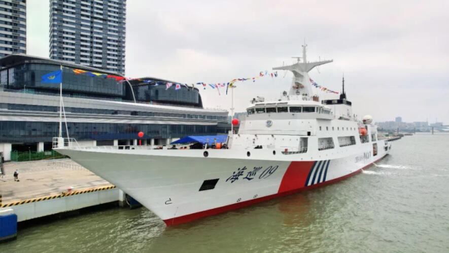 我國首艘萬噸級海事巡邏船“海巡09”輪在廣州列編
